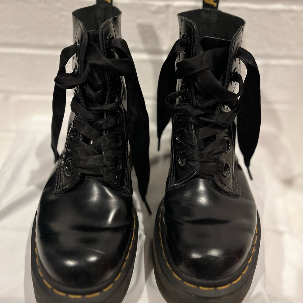 Authentic black Dr Marten Molly platform boots sz 7
